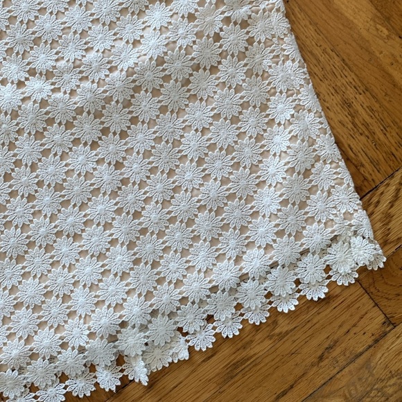 Talbots Petites Daisy Floral Ivory Lace Eyelet Skirt Size 6P - Picture 2 of 9
